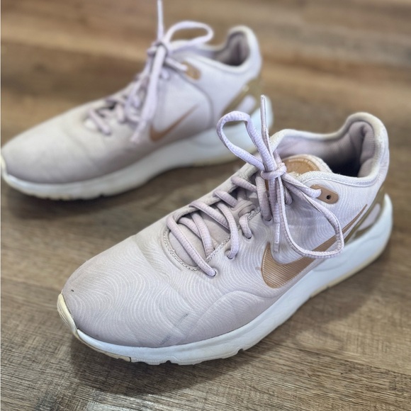 Nike Women's Pink and Gold Running Shoes - Picture 4 of 9